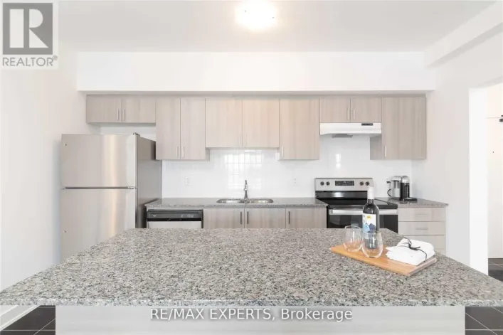 604 - 4 SPICE WAY, Barrie