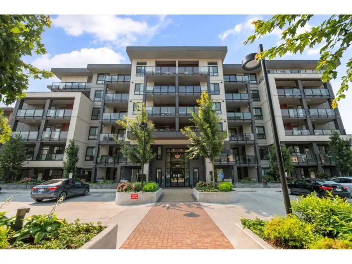 604 45505 CAMPUS DRIVE|Garrison Crossing, Chilliwack