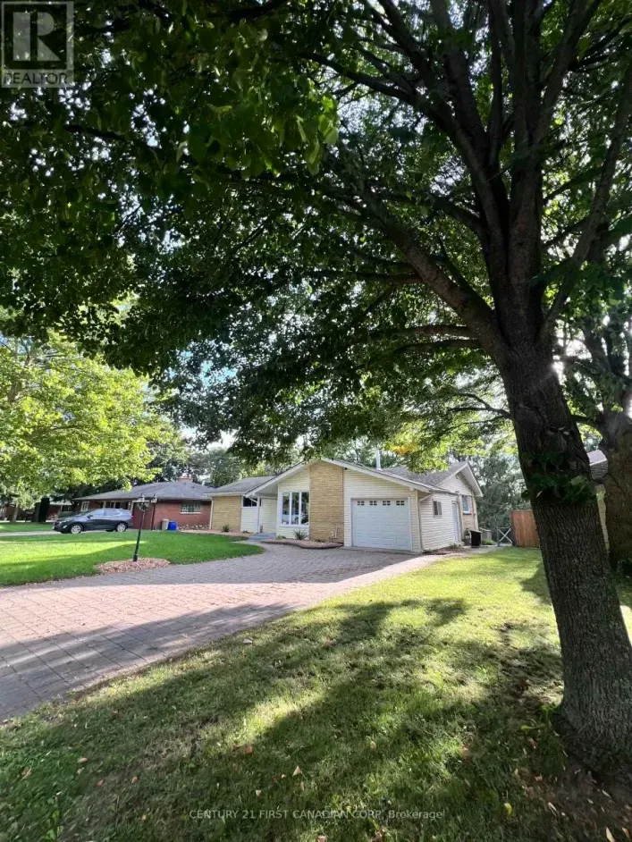 604 HEADLEY DRIVE, London North