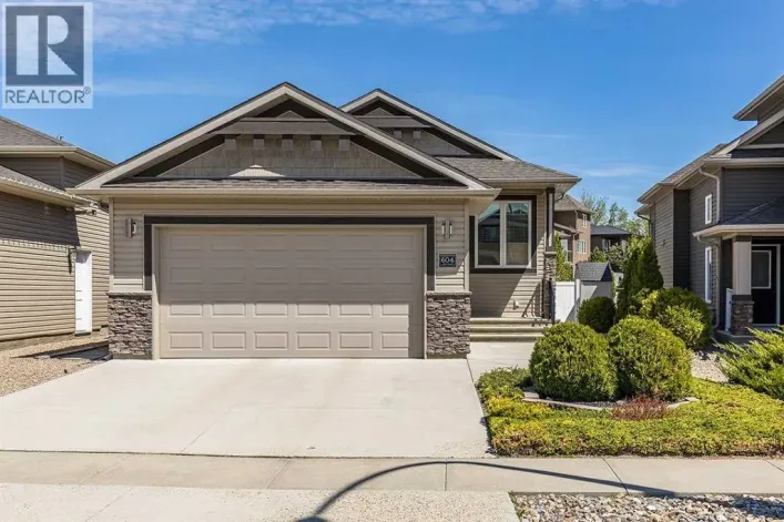 604 Vista Drive SE, Medicine Hat