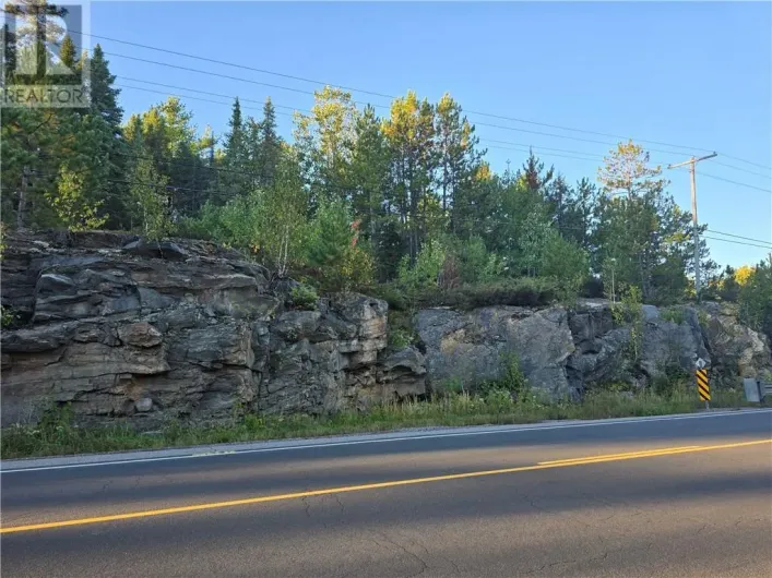 6042 Hwy 61, French River