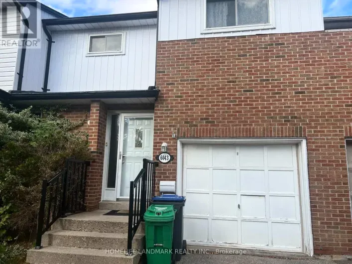 Row / Townhouse for rent: 6043 CHIDHAM CRESCENT, Mississauga