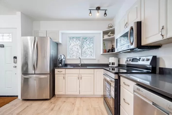 6043 W GREENSIDE DRIVE, Surrey