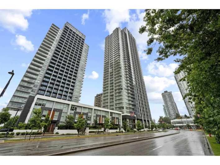 605 10448 UNIVERSITY DRIVE, Surrey
