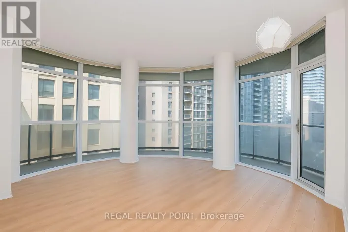 605 - 21 CARLTON STREET, Toronto