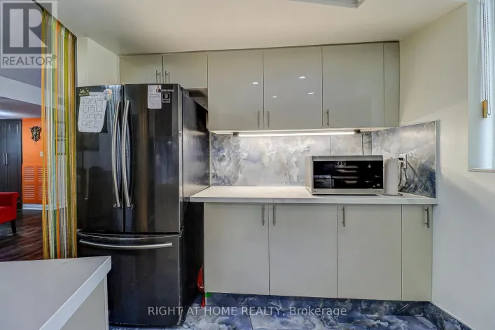 605 - 757 VICTORIA PARK AVENUE, Toronto