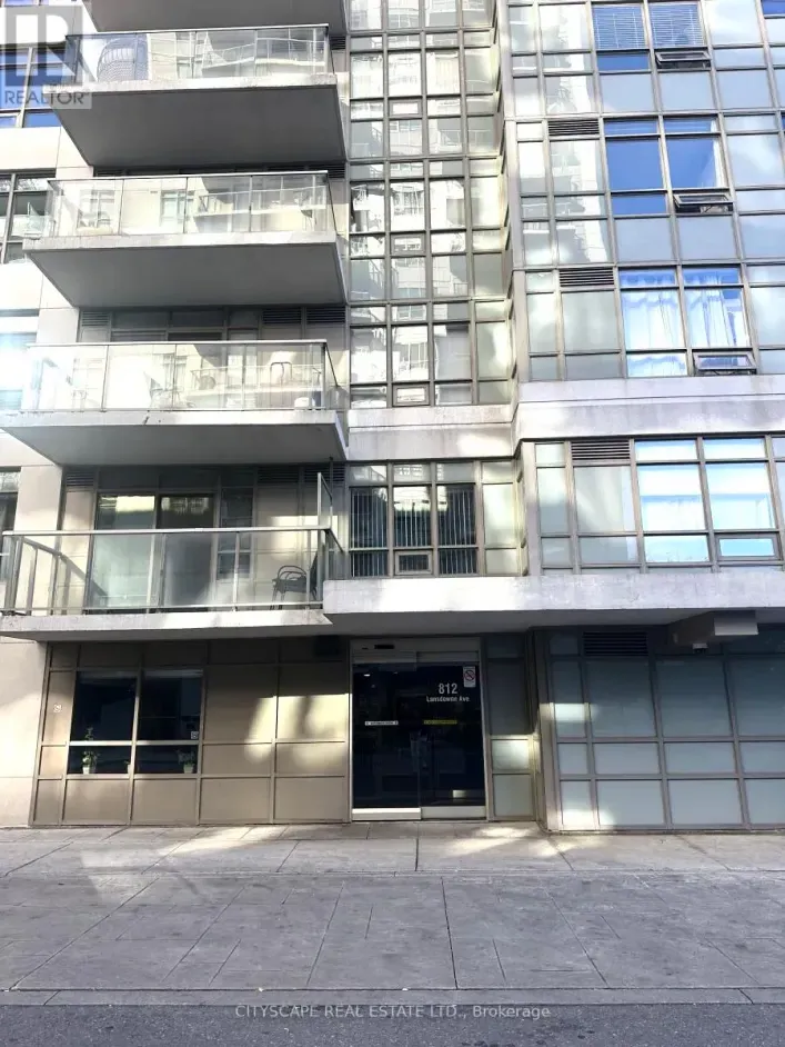 605 - 812 LANSDOWNE AVENUE, Toronto