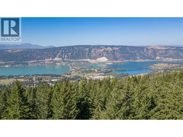 6051 Oyama Lake Road, Oyama