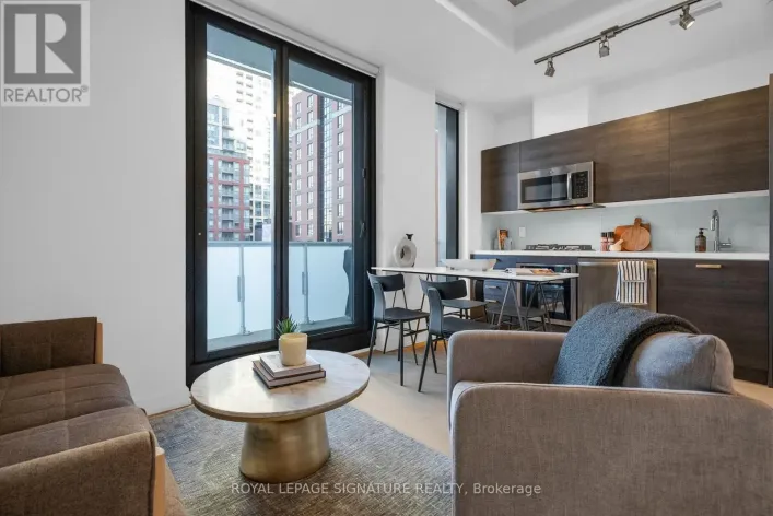 606 - 11 CHARLOTTE STREET, Toronto