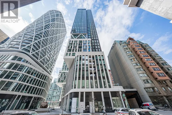 606 - 238 SIMCOE STREET, Toronto