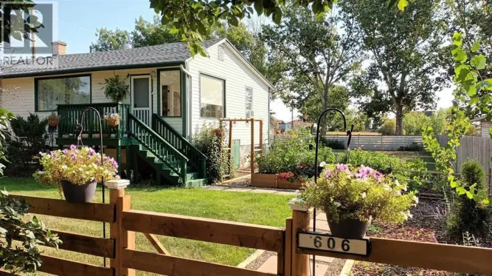 606 4 Street, Bassano