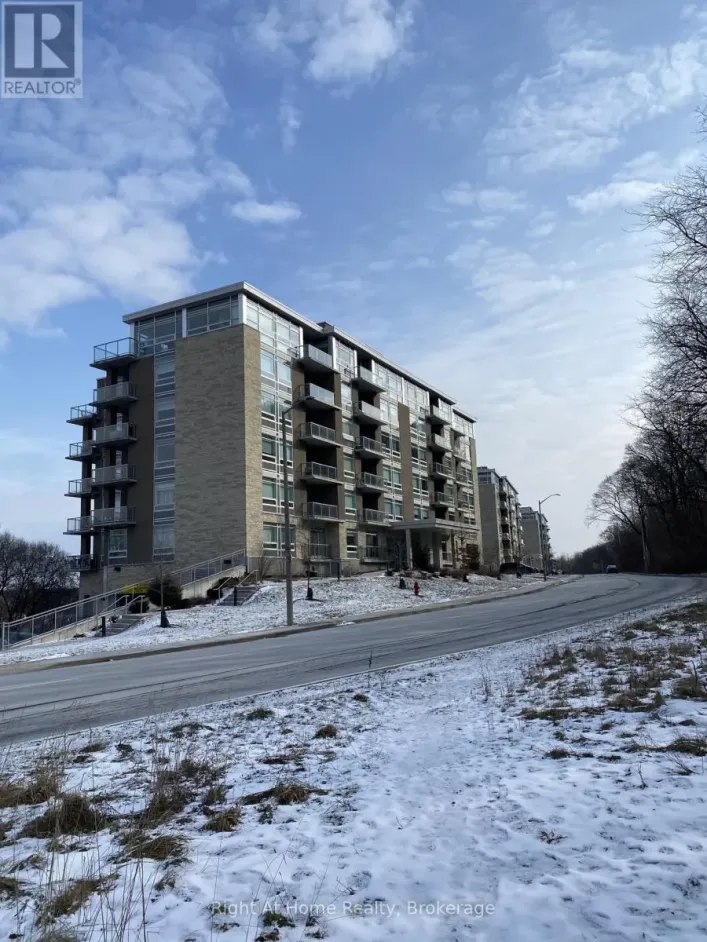 606 - 455 CHARLTON AVENUE E, Hamilton