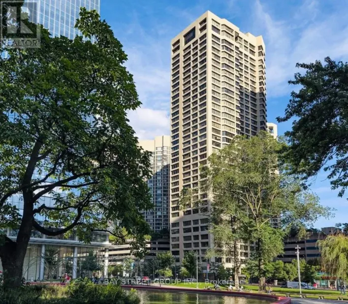 Apartment for sale: 606 - 55 HARBOUR SQUARE, Toronto