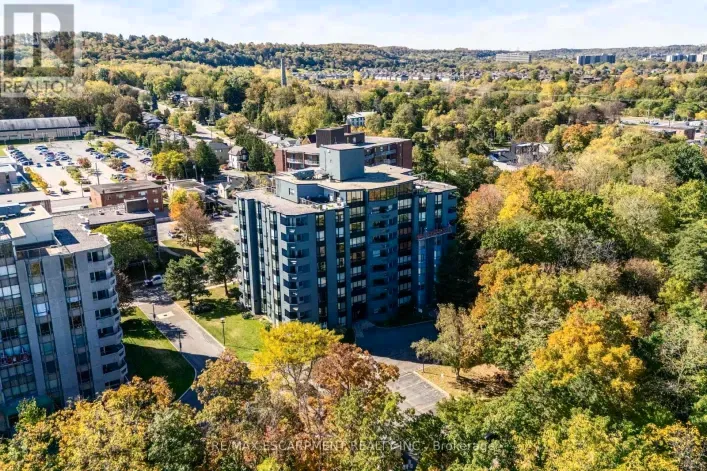 606 - 6 VILLAGE GREEN BOULEVARD, Hamilton