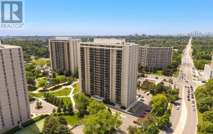 606 - 820 BURNHAMTHORPE ROAD, Toronto