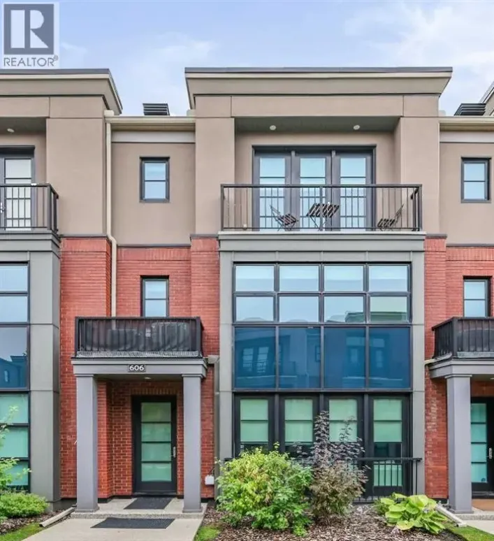 606 Aspen Meadows Hill SW, Calgary