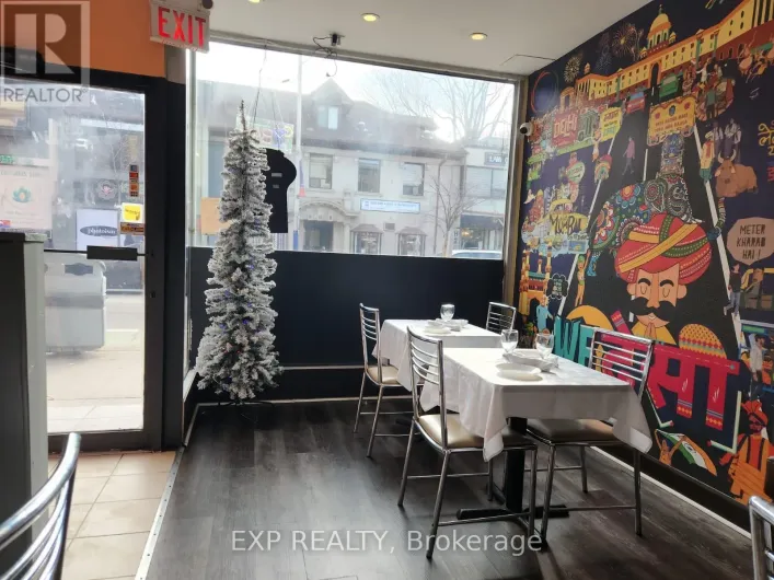 606 BLOOR STREET W, Toronto