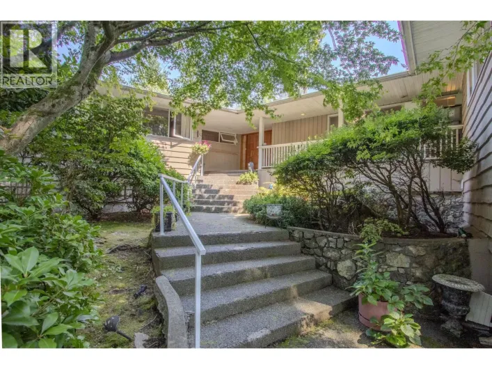 606 ST ANDREWS ROAD, West Vancouver