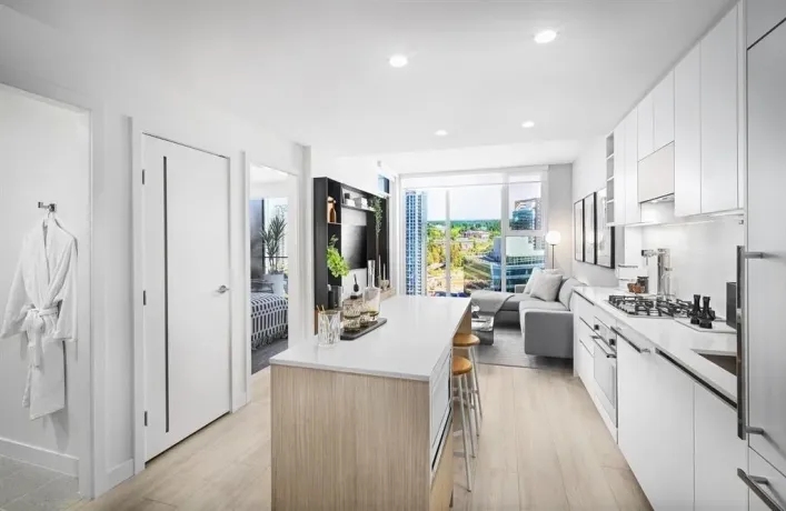 607 13573 98A AVENUE, Surrey