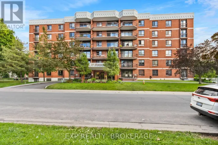 607 - 14 GREENVIEW DRIVE, Kingston