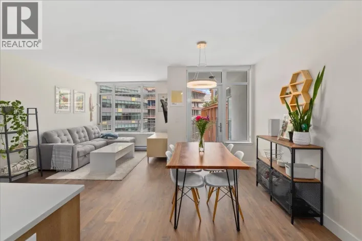 607 258 NELSON'S COURT, New Westminster