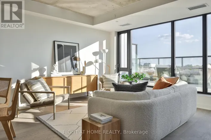 607 - 2720 DUNDAS STREET W, Toronto