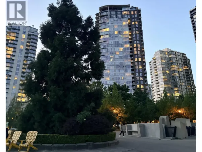 607 583 BEACH CRESCENT, Vancouver