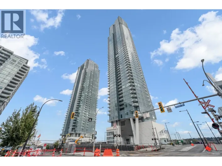 607 680 QUAYSIDE DRIVE, New Westminster