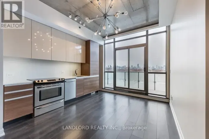 Apartment for rent: 607 - 8 GLADSTONE AVENUE, Toronto