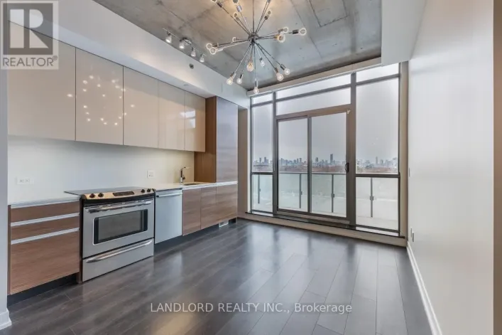 607 - 8 GLADSTONE AVENUE, Toronto