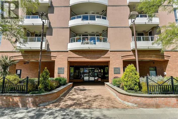 607 930 YATES St, Victoria