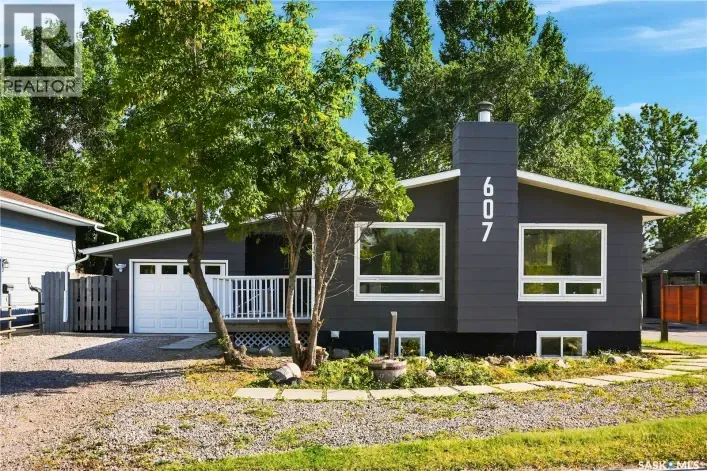 House for sale: 607 Lenore DRIVE, Saskatoon