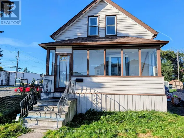 607 MCINTOSH STREET, Thunder Bay