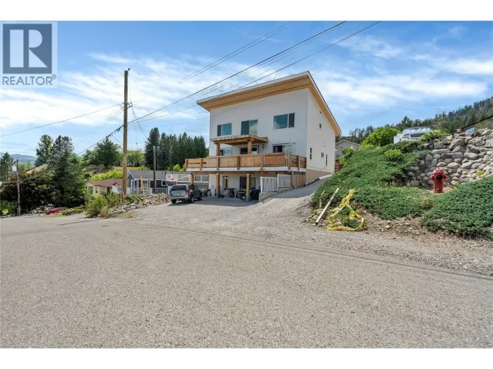 House for sale: 6074 Jackson Crescent Lot# 4, Peachland