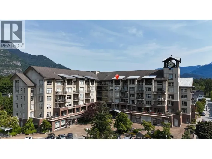 608 1211 VILLAGE GREEN WAY, Squamish