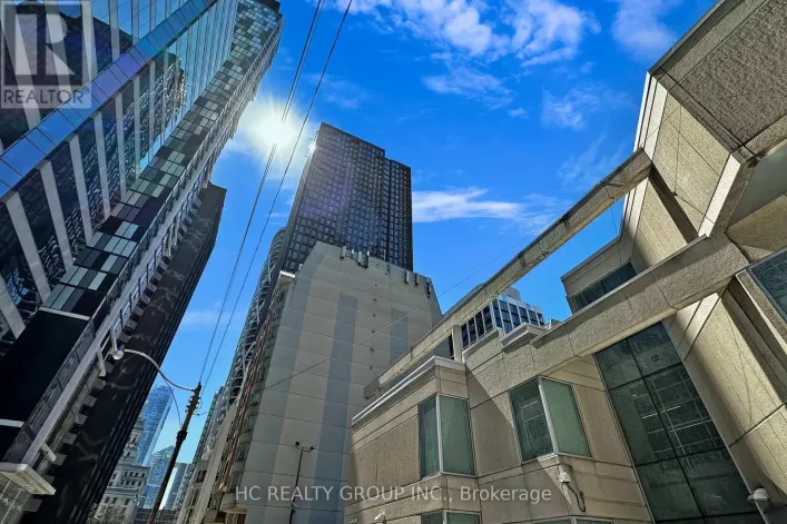 608 - 238 SIMCOE STREET W, Toronto