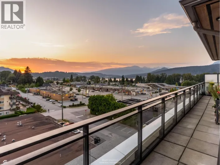 608 3018 ST GEORGE STREET, Port Moody