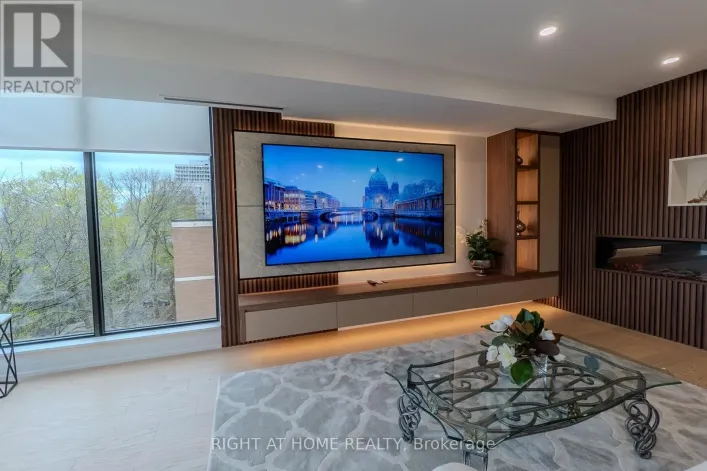 608 - 447 WALMER ROAD, Toronto