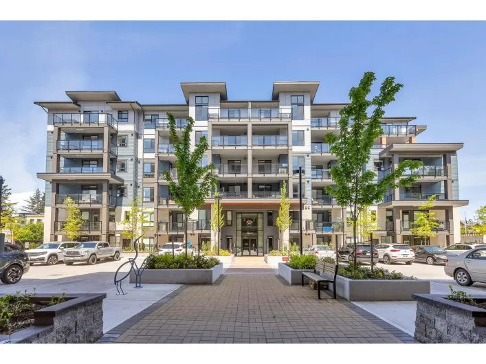 608 45497 CAMPUS DRIVE|Garrison Crossing, Chilliwack
