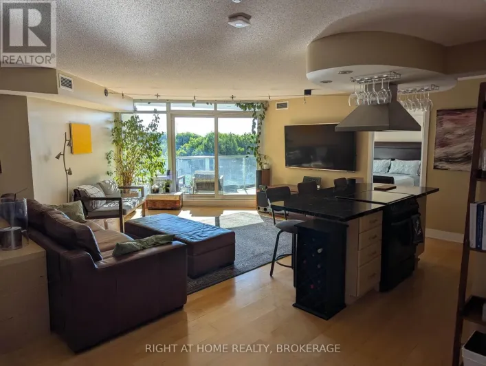 608 - 550 QUEENS QUAY W, Toronto