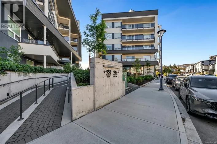 608 947 Whirlaway Cres, Langford