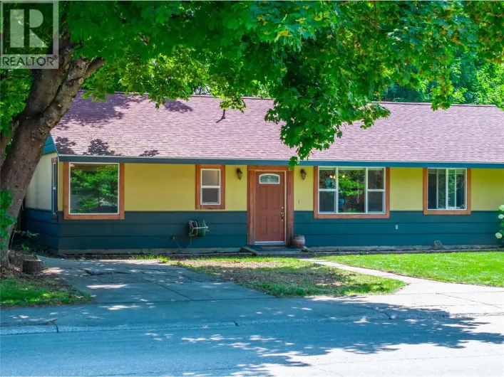 608 Mackenzie Avenue, Revelstoke