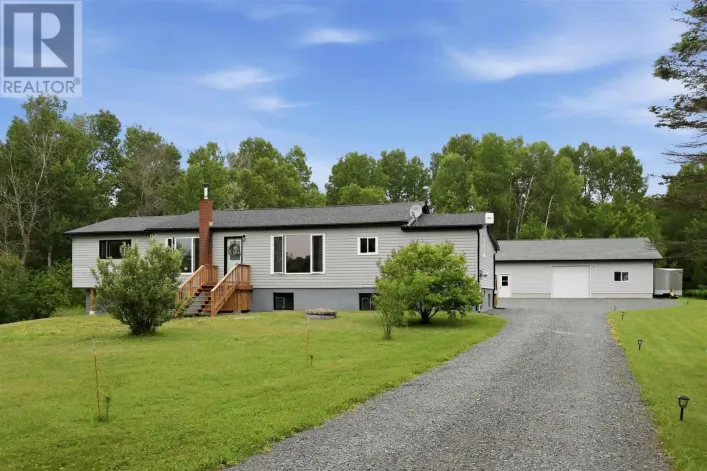 608 Robb RD, Blind River