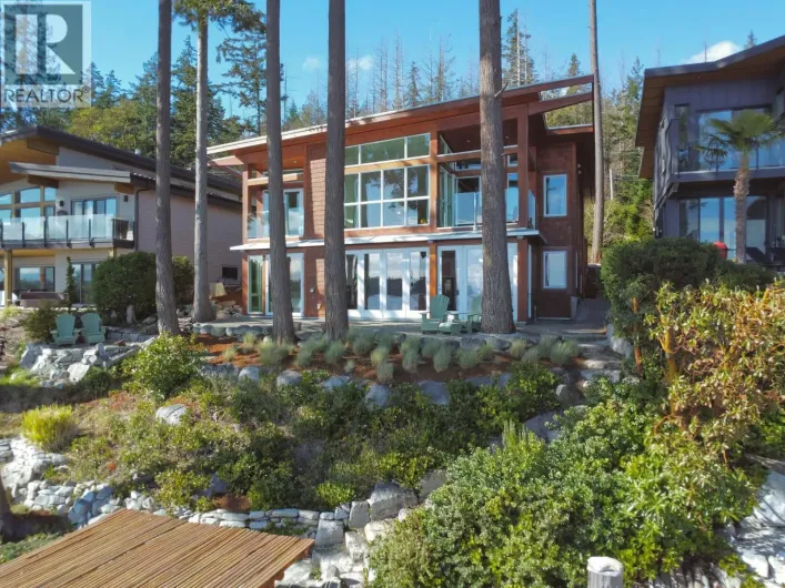 6085 SILVERSTONE LANE, Sechelt