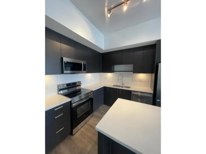 609 15815 85 AVENUE, Surrey