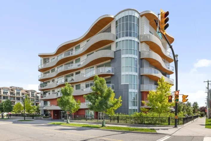 609 20416 PARK AVENUE, Langley