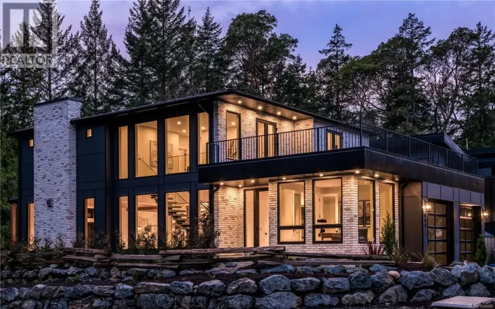 609 Medalist Ave, Colwood