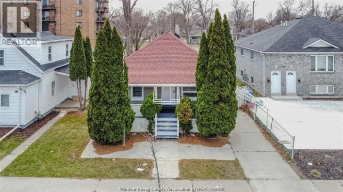 609 St. Joseph Unit# Room 3, Windsor