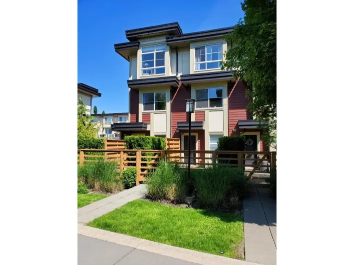 61 19477 72A AVENUE, Surrey