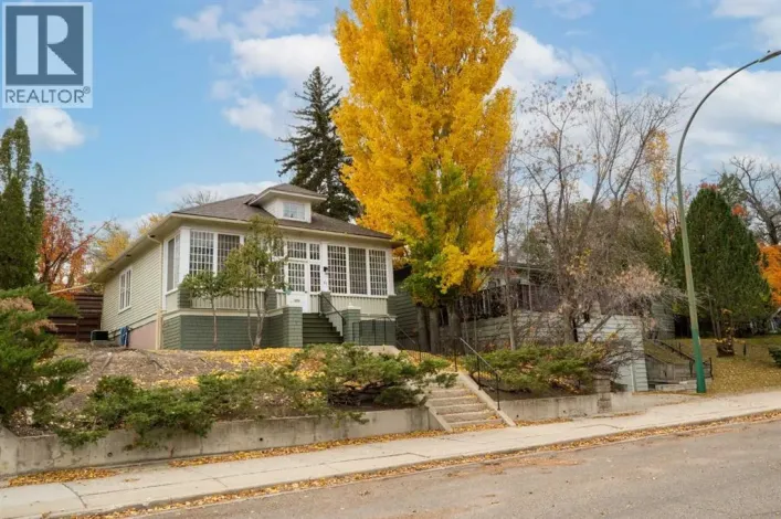 61 2 Street SW, Medicine Hat